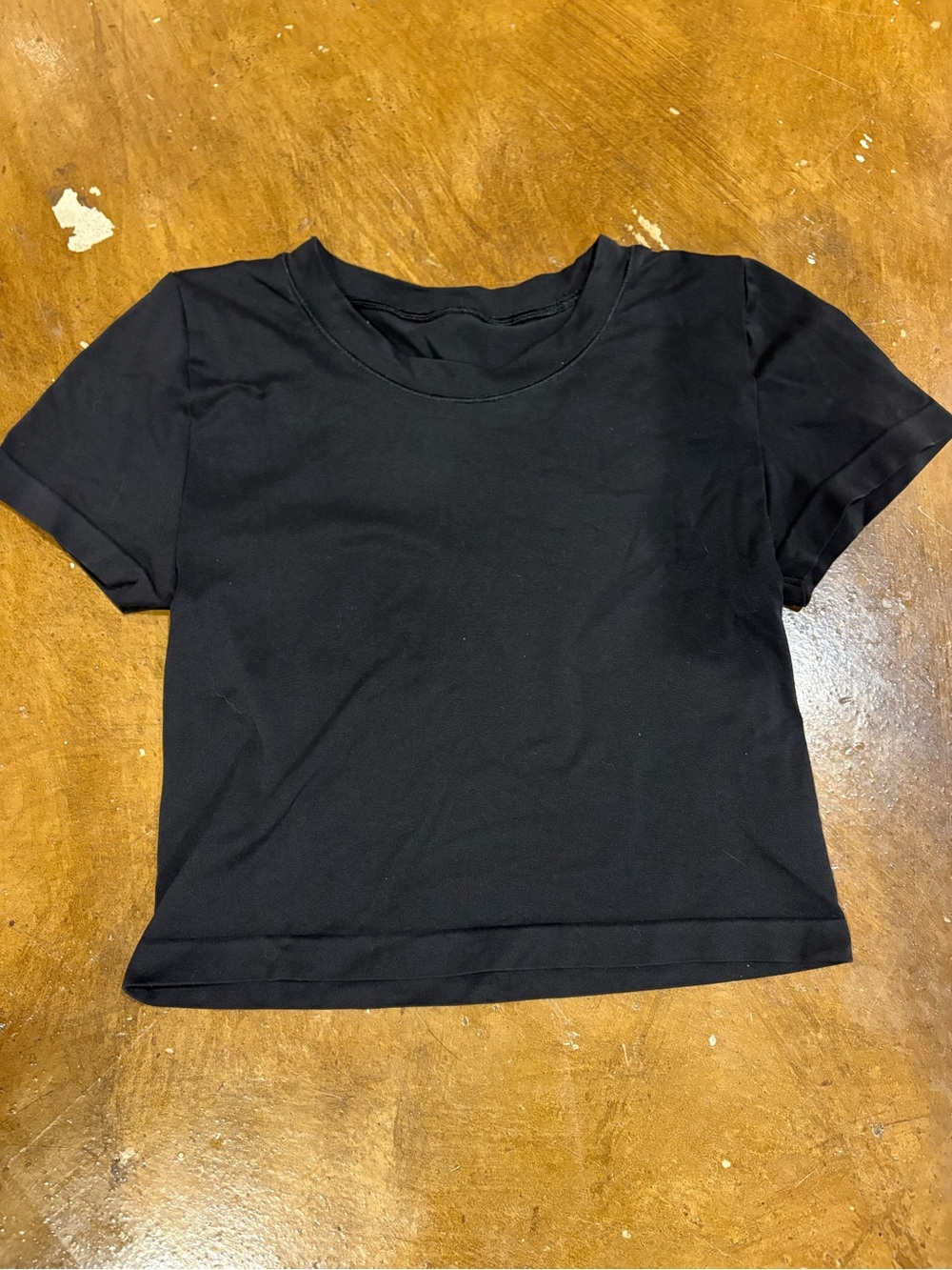 Aritzia Women’s Black Crewneck Crop Top